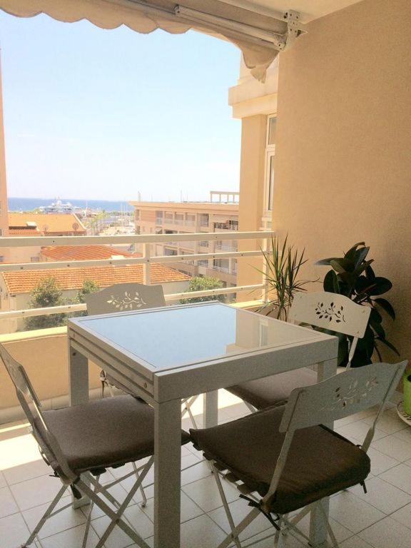 Charmant 2P Vue Mer Face Au Port De Golfe Juan エクステリア 写真